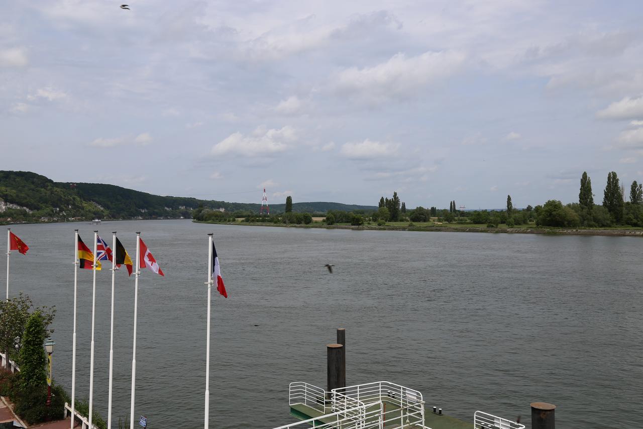 Le Saint Pierre Hotel Rouen Bagian luar foto