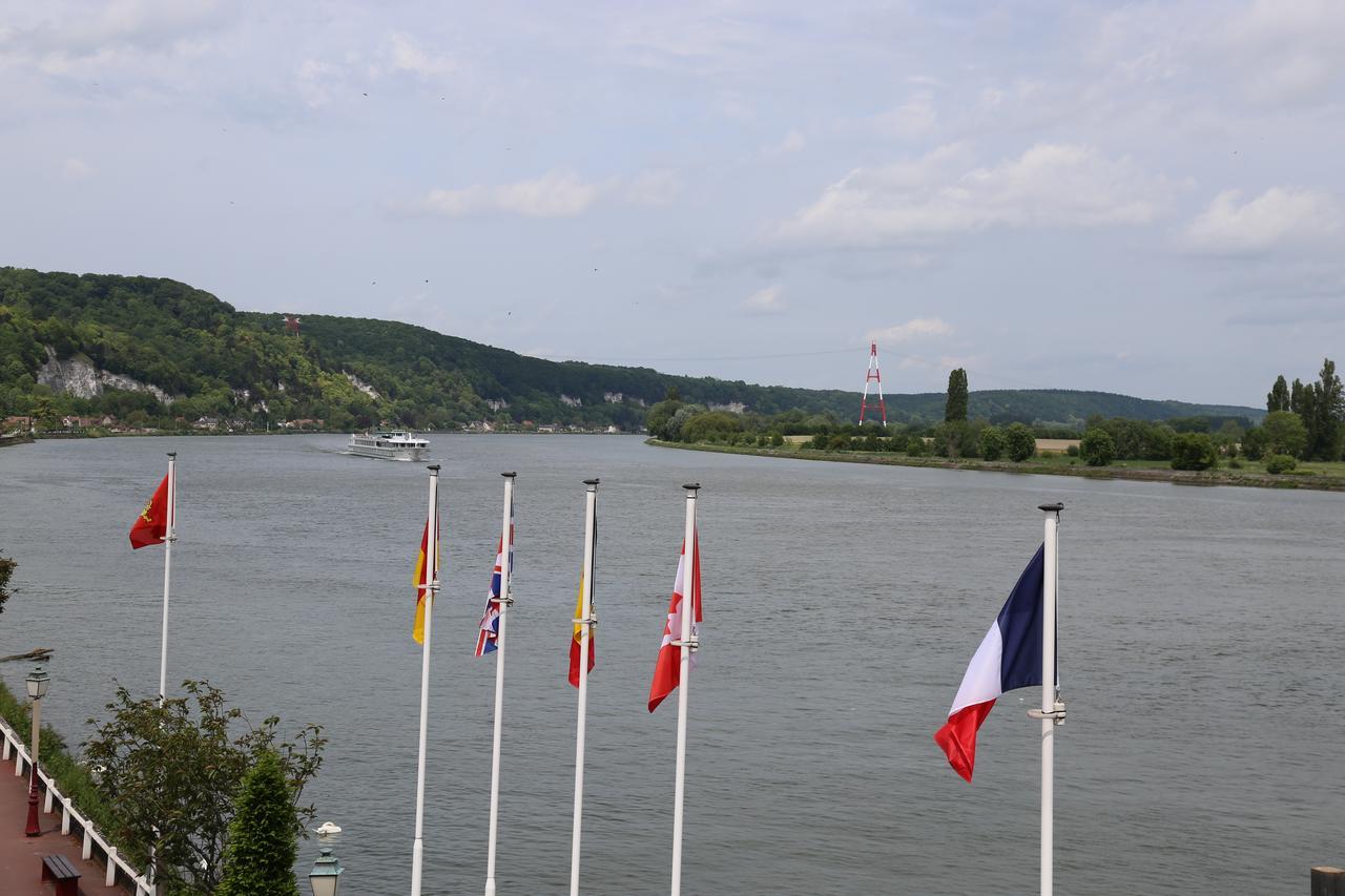 Le Saint Pierre Hotel Rouen Bagian luar foto